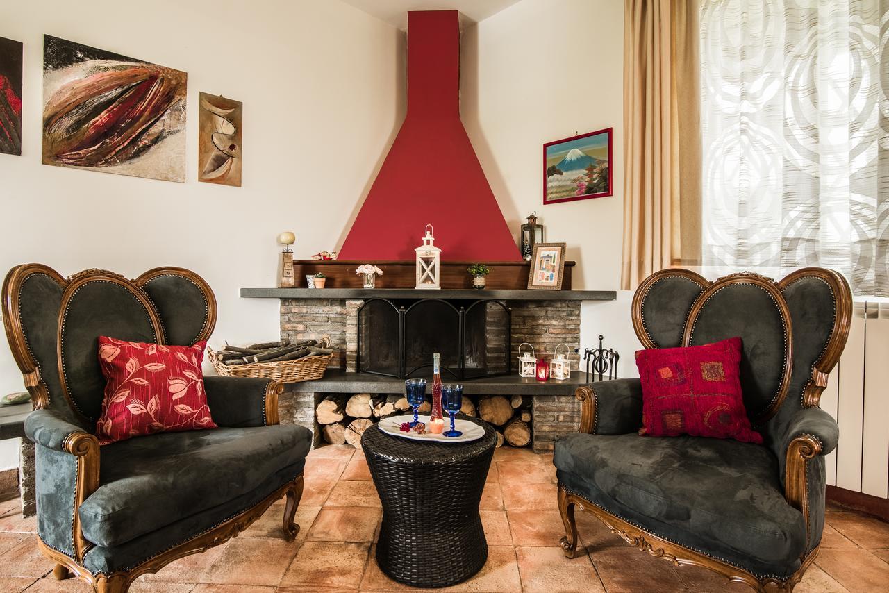 فيلا Nake Residenza Artistica SantʼAlfio المظهر الخارجي الصورة